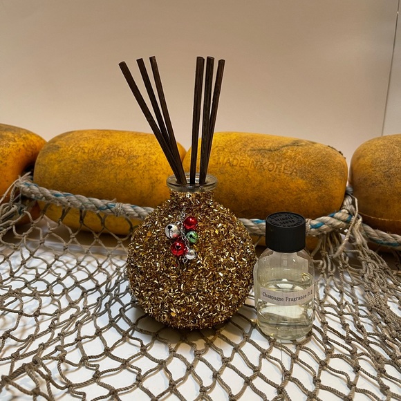San Miguel Holiday Champagne Scented Oil Decorative Diffuser Set Chirstmas NIB - Picture 1 of 8